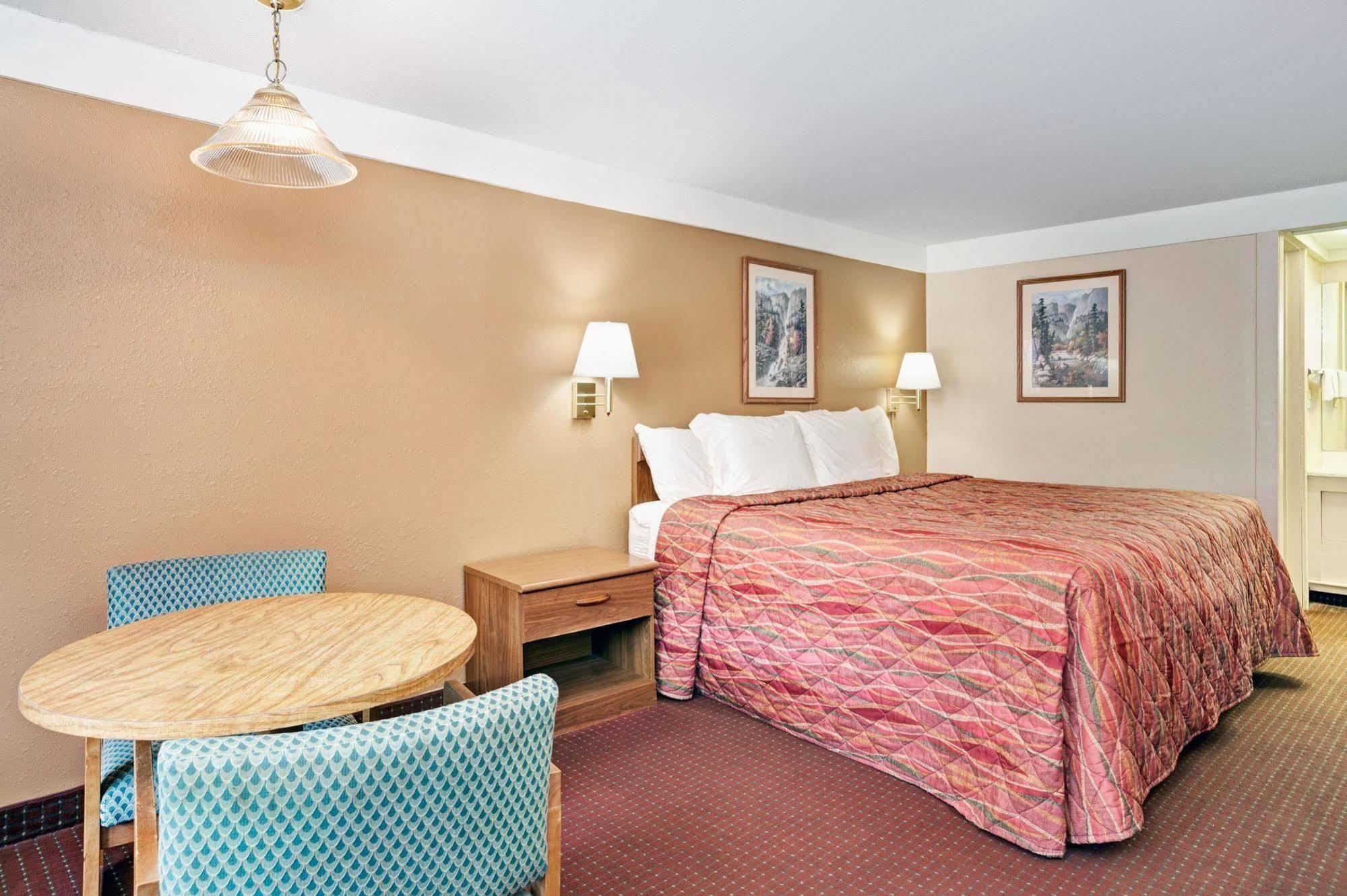 Knights Inn Charleston West Virginia Exteriér fotografie
